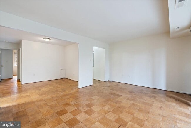 Photo - 876 College Pkwy Unidad 102