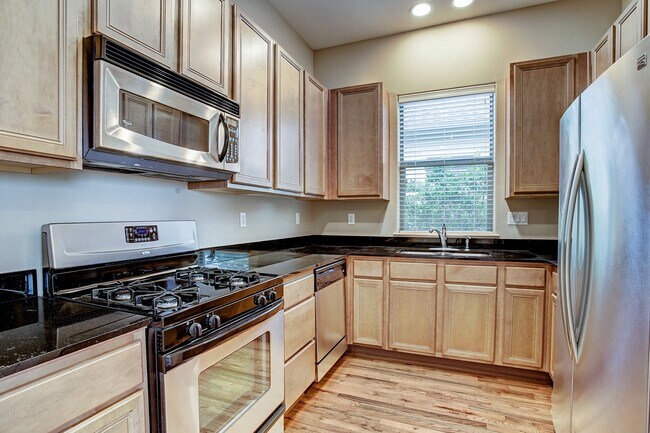 Photo - 3824 Center Plaza Dr