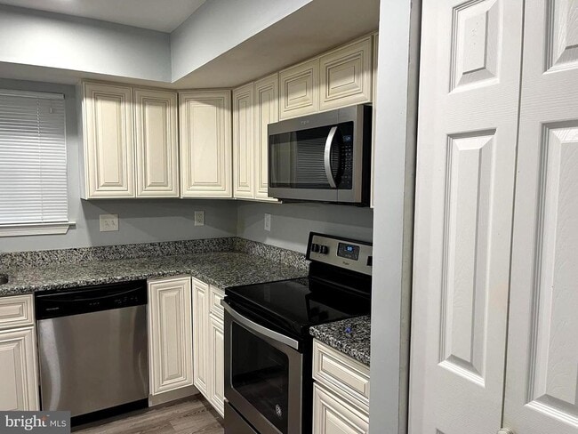 Photo - 2513 Robinson Pl