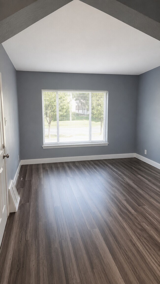 5536 Chippewa St Unit 1E