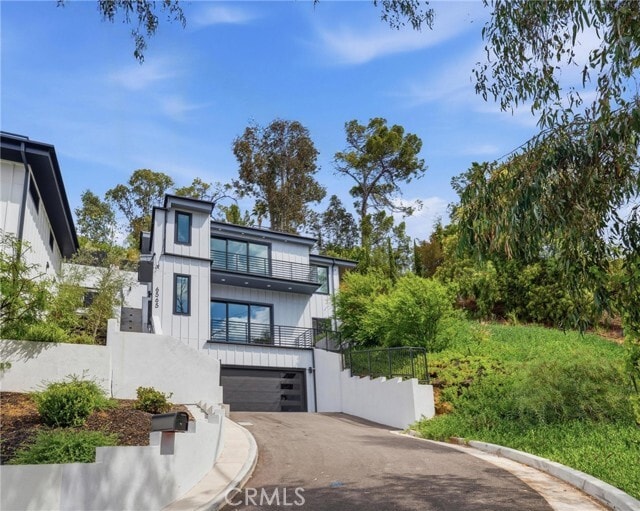 Building Photo - 6565 Pickwick St