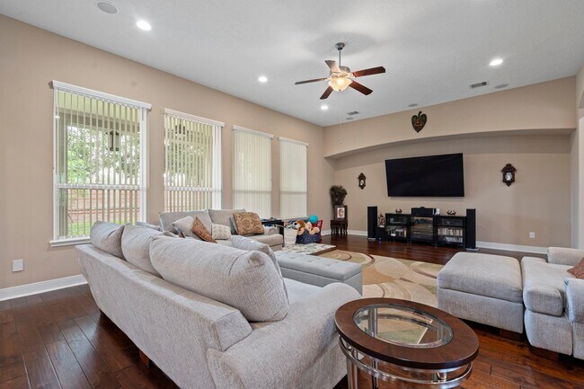 Photo - 10602 Comeaux Ln