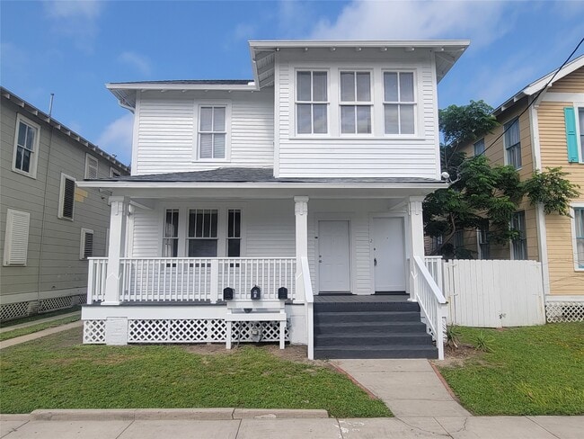 Building Photo - 2221 35th St Unit 2