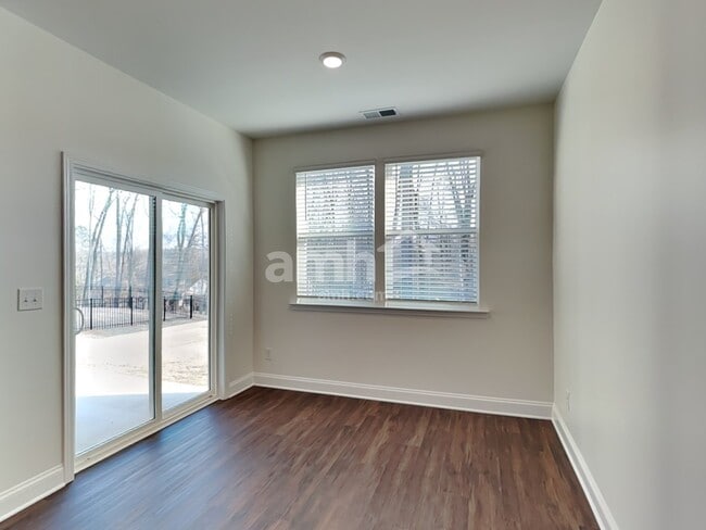 Photo - 628 Rivermist Dr