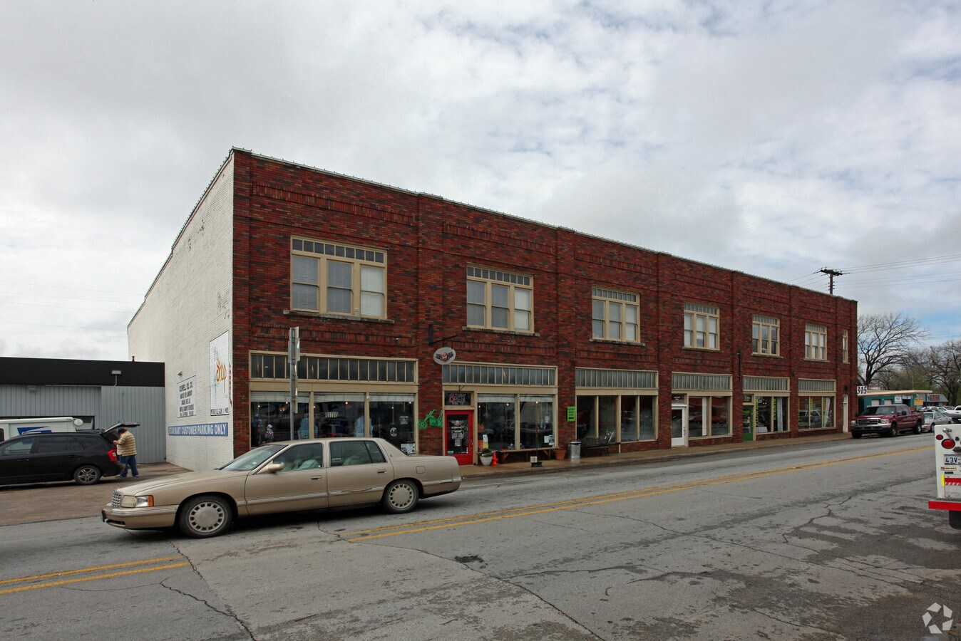 Photo - 315 W Main St