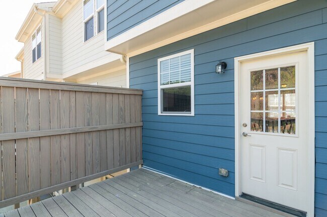 Photo - Spacious 3 Bed / 3.5 Bath Townhome Near Raleigh Iron Works & 440!