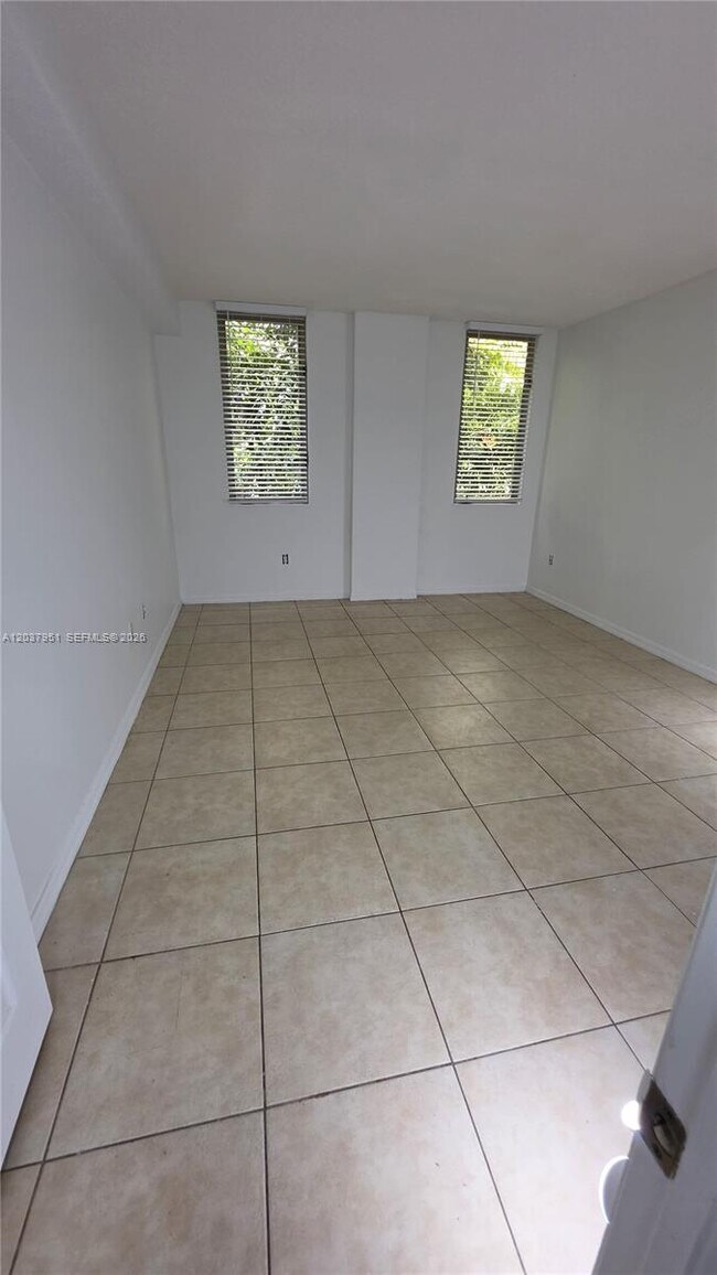 Photo - 2630 SW 28th St Unit 14