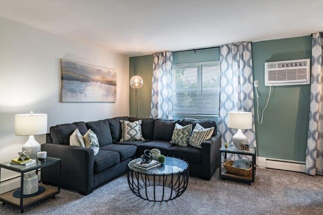 Photo - Hyde Park Apartment Homes