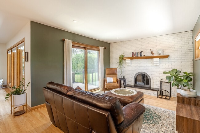 Photo - 715 Lamon Ave