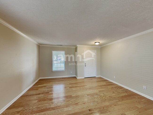 Photo - 124 Hayden Ct