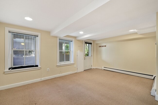 Building Photo - 134 12th St NE Unit Bsmt