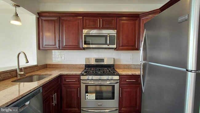 Photo - 10201 Grosvenor Pl Unit 1407