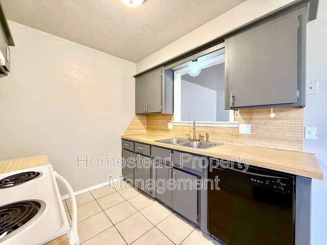 Photo - 146 Barrett Pl
