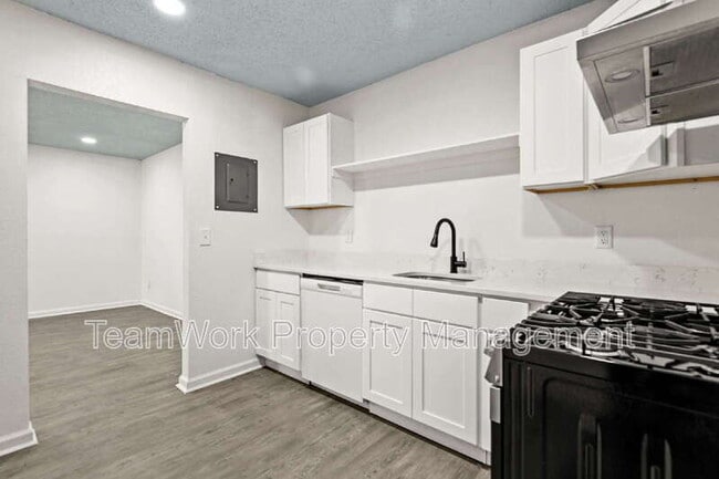 Photo - 3027 Azalea Dr