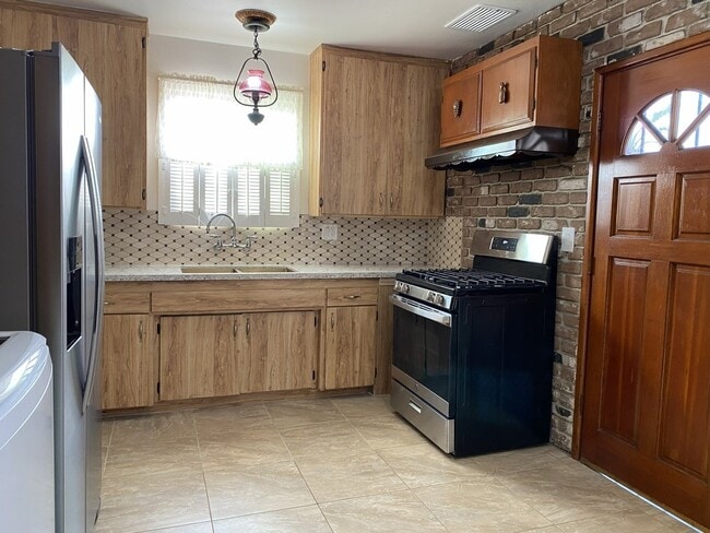 Photo - 7810 Wilkinson Ave