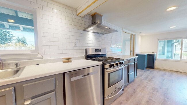 Photo - Tracyton 3 Bedroom w/ Tons of Parking & Huge Lot! Avail. 4/15