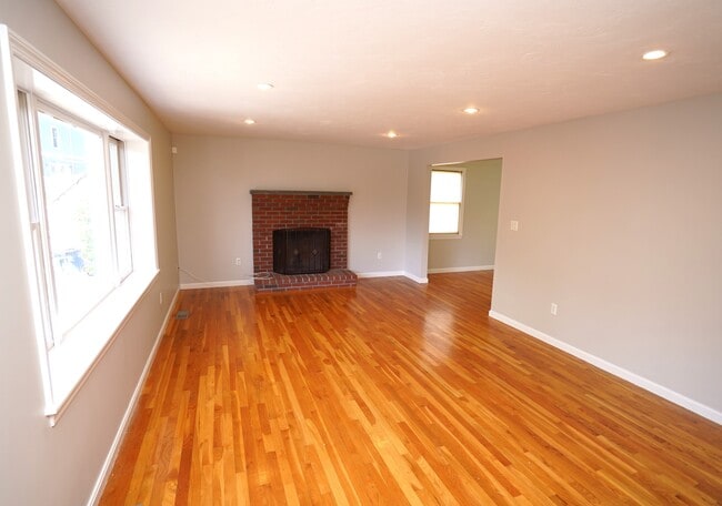 Photo - 8 Mann St