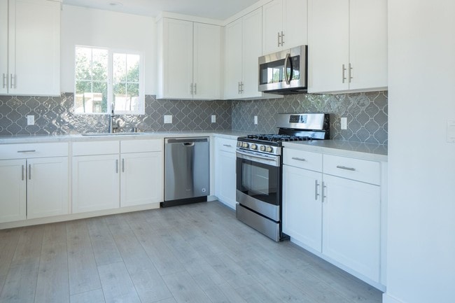 Old Agoura Apartments
