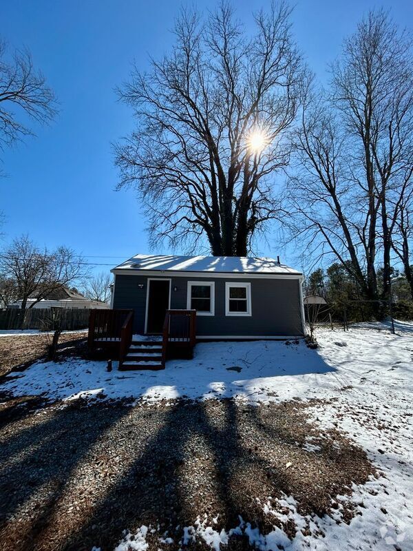 Building Photo - 1006 Turner Rd Unit B Rental