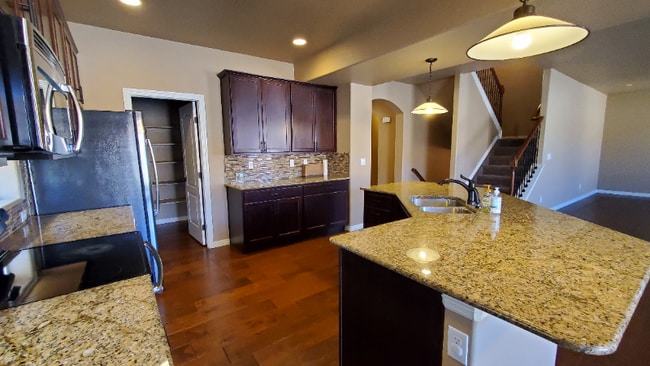 Photo - 7518 Dutch Loop