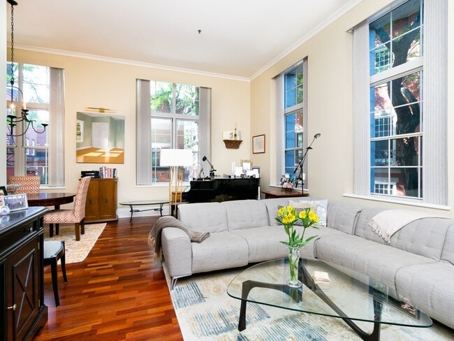 Building Photo - 30 Monument Sq Unit 209