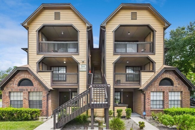 Photo - 380 Lakepointe Dr Unit 201