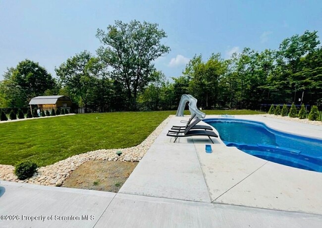 Photo - 124 Falcon Ln