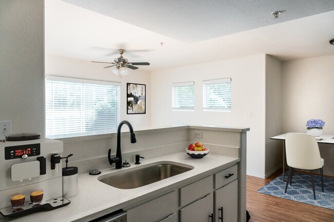 Photo - Skyline Apartments