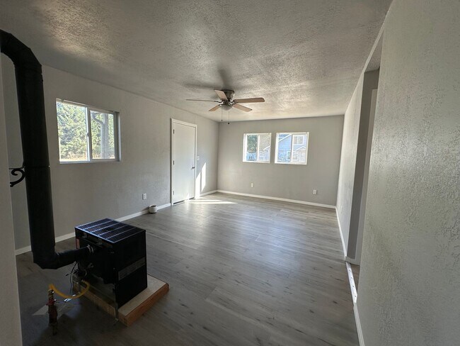 Photo - Remodeled 2 bedroom home in Myrtle Creek