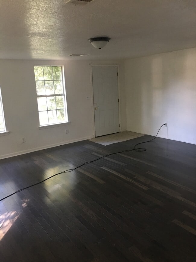 Photo - 902 N 27th St