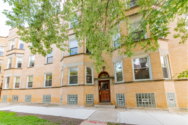 Building Photo - 3211 W Altgeld St Unit 2