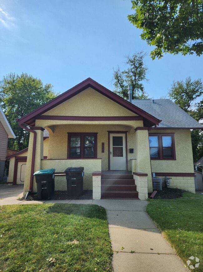 Building Photo - 628 N 47th St Unit 1 Rental