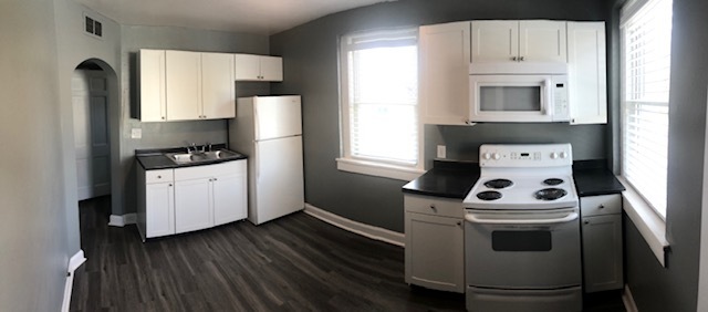 Kitchen - 113 E Pleasant St Unit D Rental