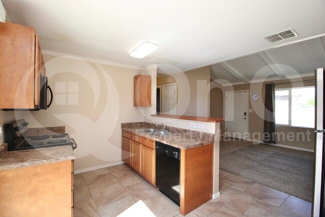 Photo - 1021 E Harry St