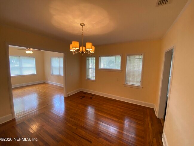 Photo - 2231 Ernest St