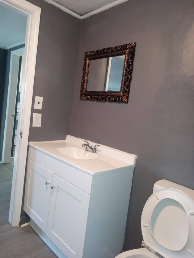 Photo - 104 Short St
