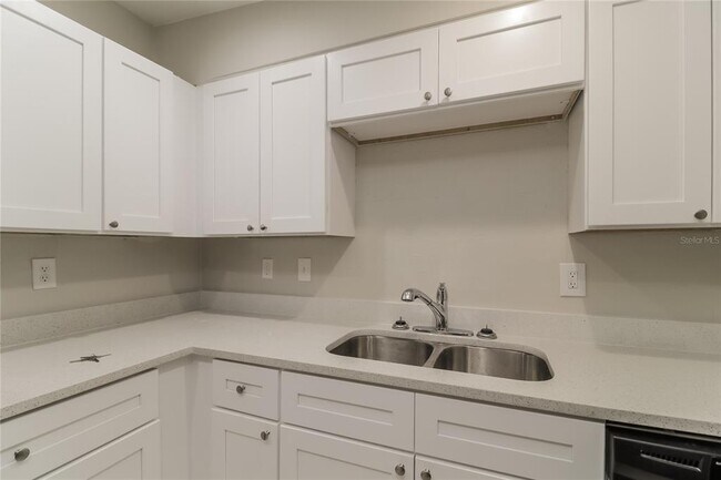 Photo - 560 Georgia Ave