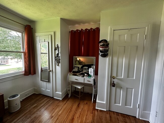 Photo - 102 High St