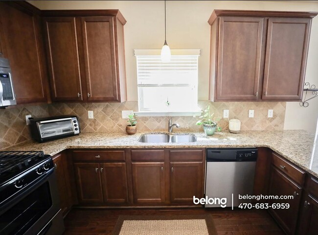 Photo - 206 Manous Way