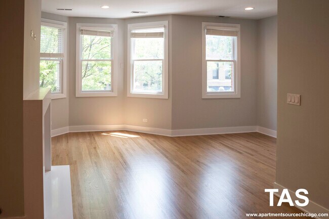 Photo - 2320 N Southport Ave Unit 2