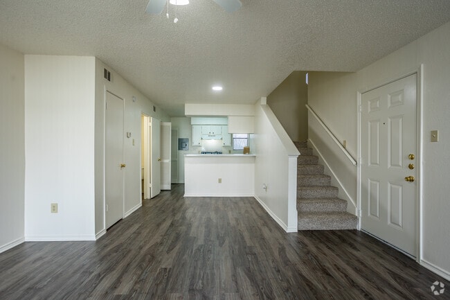 2BR, 1.5BA - 975SF - Dining Area - FOX BEND APARTMENTS