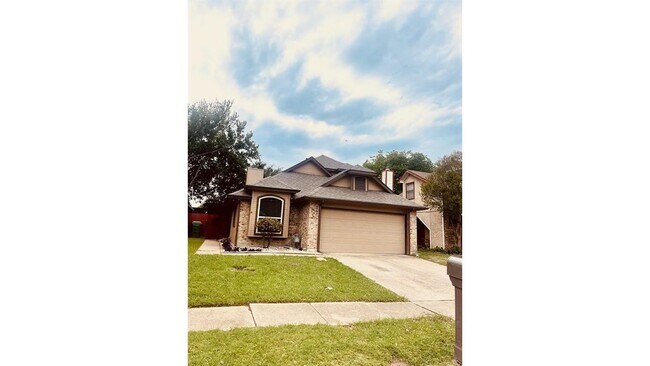 Photo - 4813 Tree Top Ln