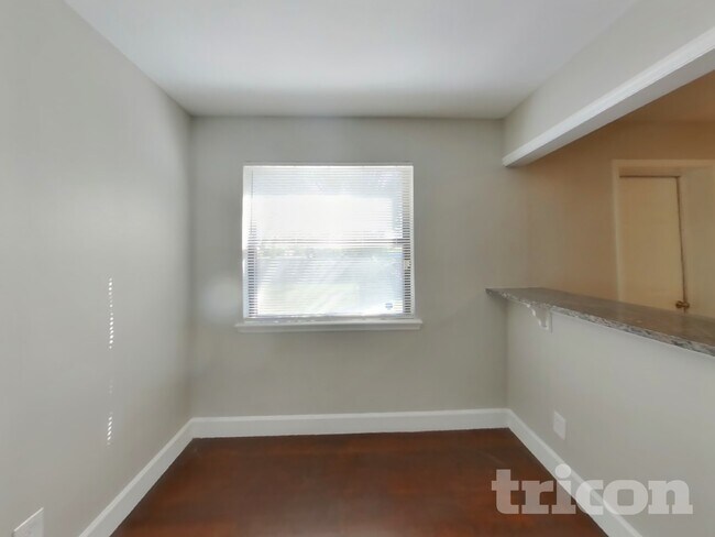 Photo - 7138 Mayapple Rd