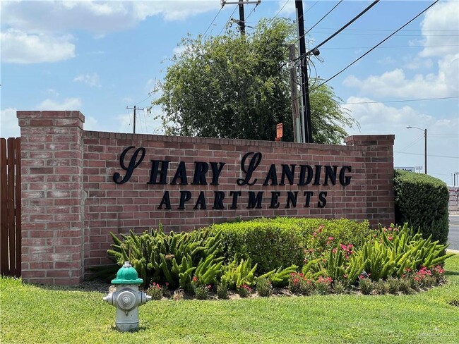 Building Photo - 30 N 49th St Unit 4