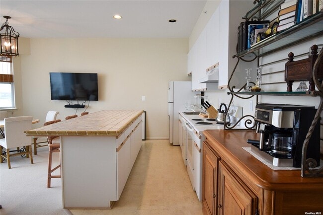 Photo - 256 Dune Rd