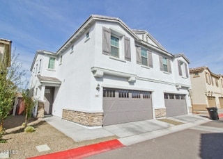 Building Photo - 2254 E University Dr