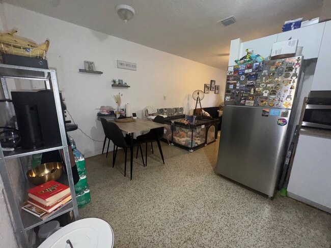 Photo - 985 SW 34th Ave