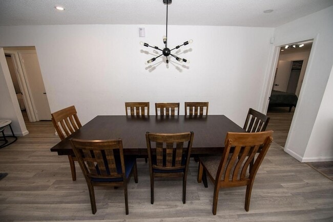 Photo - 5320 Taylor St