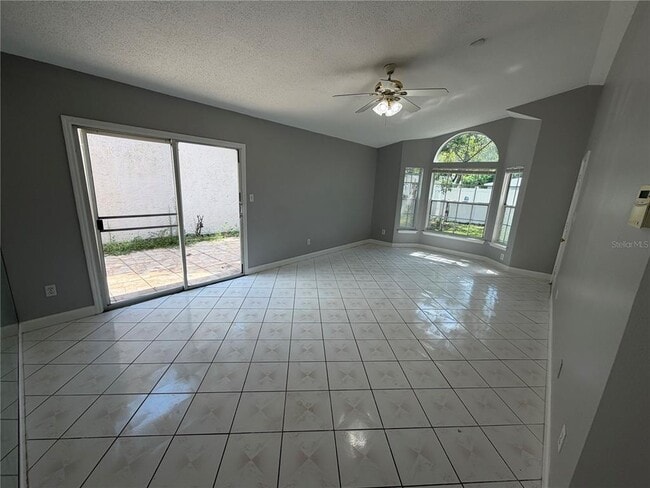 Photo - 404 San Gabriel St