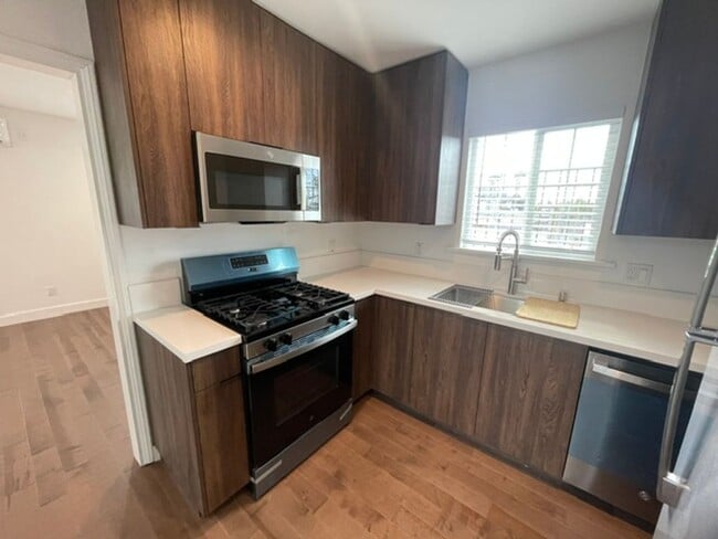 Photo - 2000 Lincoln Blvd Unit 2004